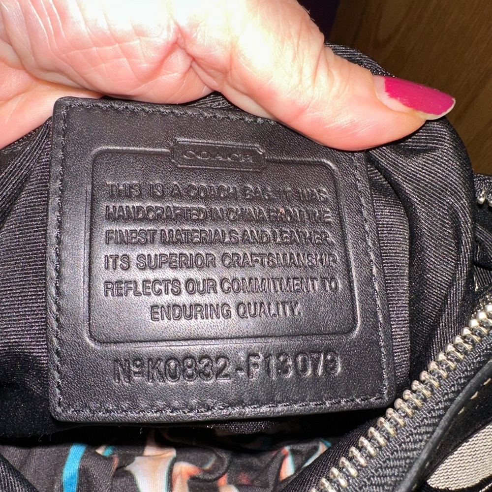 Coach Black and Cream Crossbody Bag 2008 - Picture 4 of 7